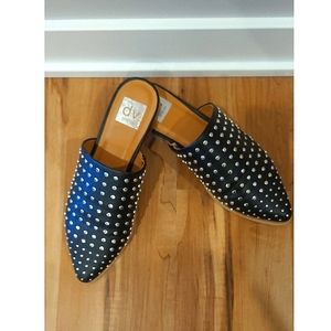 Womans 8.5 Studded Pointed Slide Loafers